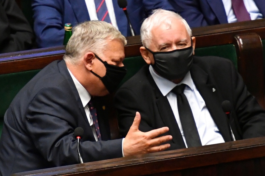 Jarosław Kaczyński może odetchnąć. PiS ma większość w Sejmie. Fot. PAP/Piotr Nowak