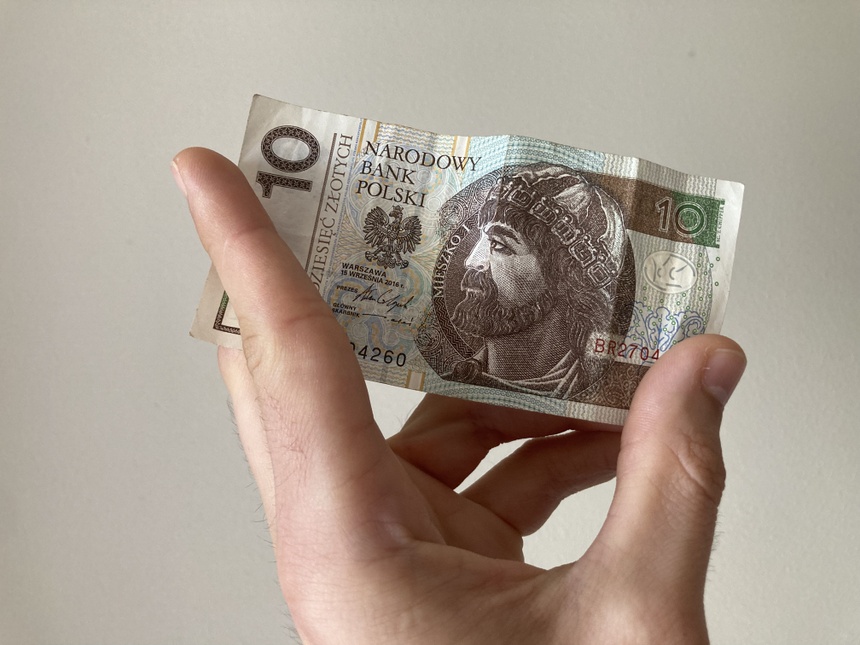 Za banknot o nominale 10 zł o konkretnym numerze seryjnym można zarobić nawet kilkanaście tysięcy złotych