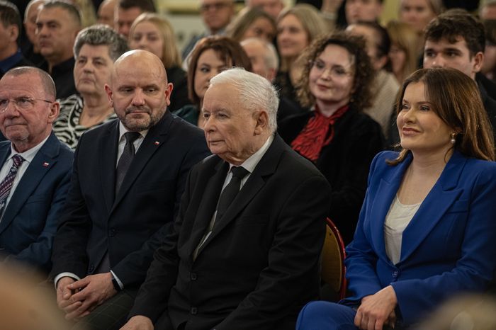 Czy PiS ma szansę na samodzielne rządzenie po wyborach 2027 roku?