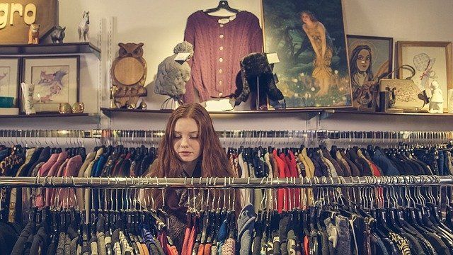 dziewczyna, sklep z ubraniami