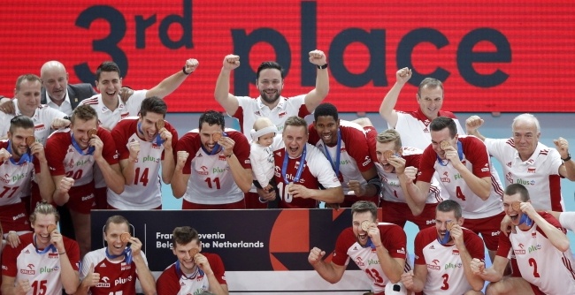 Polacy pokonali Francuzów 3:0 i zdobyli brązowy medal, fot. PAP/EPA//YOAN VALAT