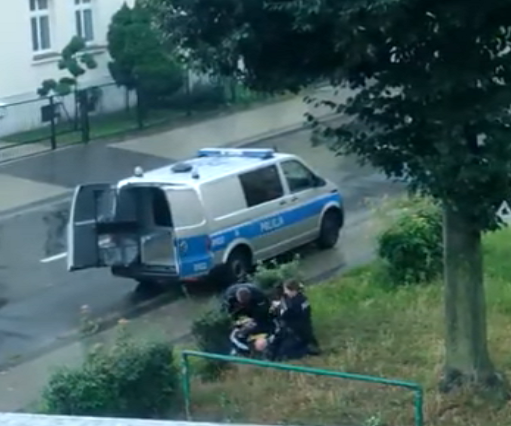 Interwencja policji w Lubinie. Screen: Facebook/Marcin Langowski