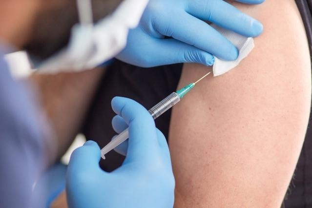 Od września szczepienia przeciwko grypie będą odbywały się w aptekach i przychodniach.