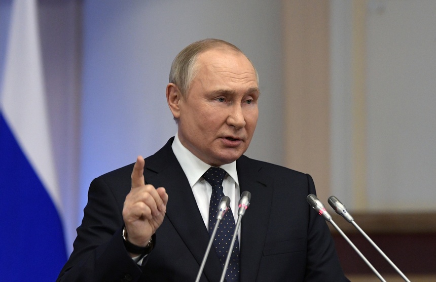 Przemówienie rosyjskiego prezydenta w Sankt Petersburgu. Fot. PAP/EPA