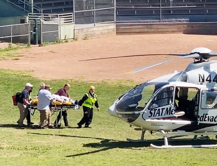 Salman Rushdie pod respiratorem. Sytuacja pisarza nie napawa optymizmem