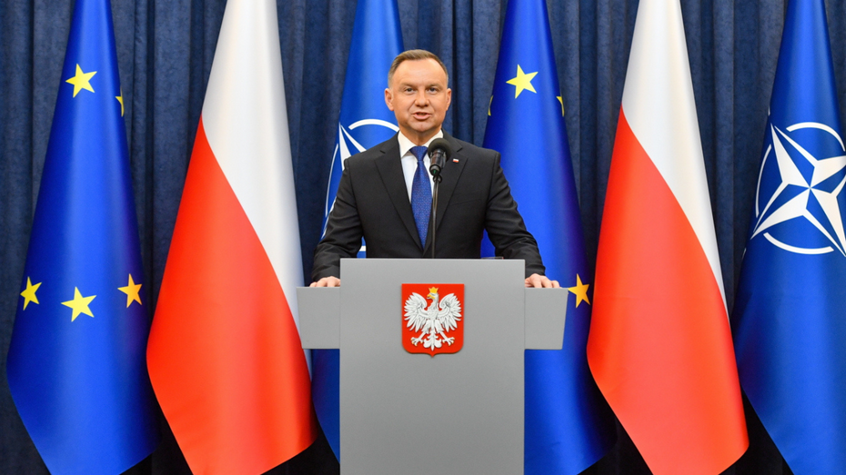 Prezydent Andrzej Duda podczas ogłaszania decyzji ws. lex Tusk w Pałacu Prezydenckim / źródło: PAP