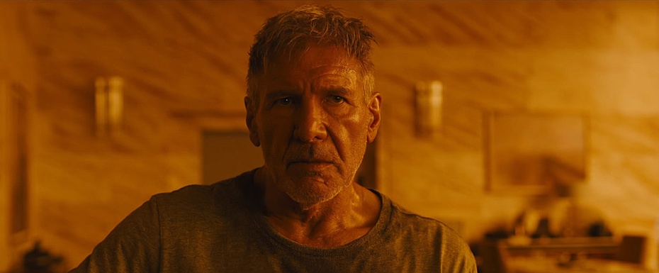 Kadr z fimu "Blade Runner 2049". Zdjęcie oficjalny zwiastun filmu.