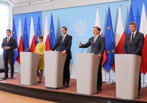 Konferencja prasowa po posiezeniu rządu. fot. PAP/Paweł Supernak