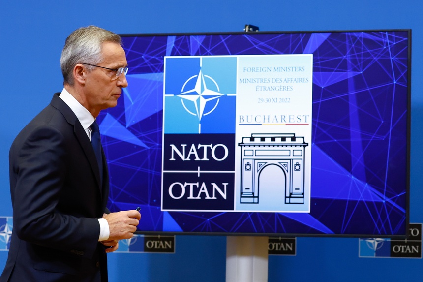 Sekretarz generalny NATO Jens Stoltenberg na konferencji prasowej w Brukseli. Źródło: EPA/STEPHANIE LECOCQ