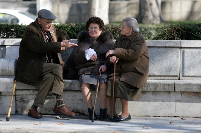 Średnio emeryt ma 1296,96 zł emerytury. To druga po przedsiębiorcach najlepiej sytuowaną grupa społ. Foto: www.regiopraca