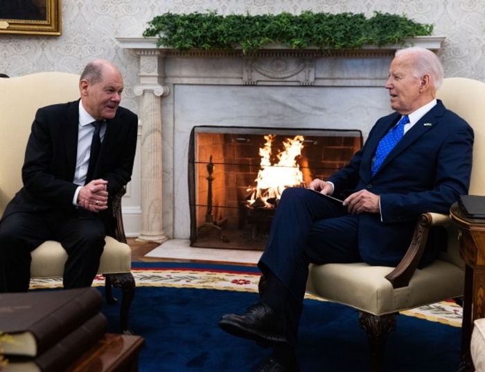 Scholz u Bidena w Białym Domu. "Putin chce przejąć część terytorium swoich sąsiadów"