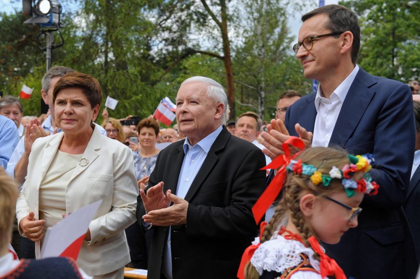 Prezes PiS Jarosław Kaczyński, premier Mateusz Morawiecki oraz eurodeputowana Beata Szydło na Pikniku Rodzinnym #DobryCzasPL