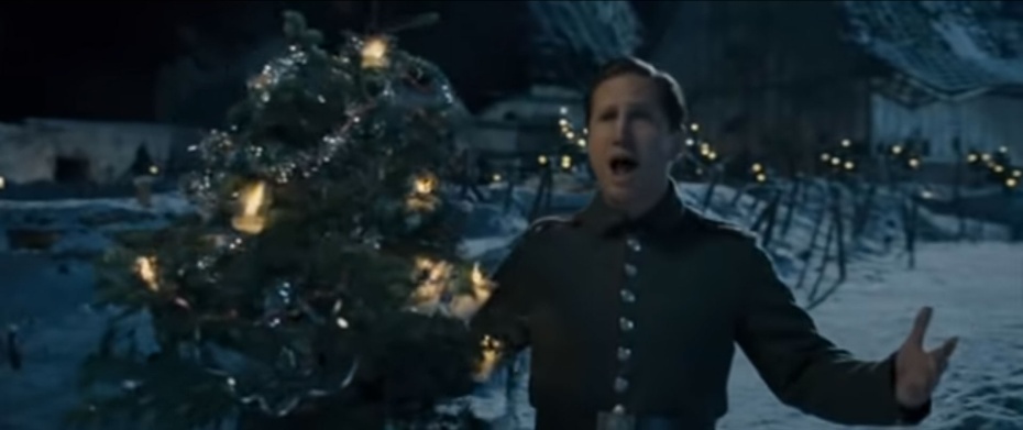 Kadr z filmu "Merry Christmas".