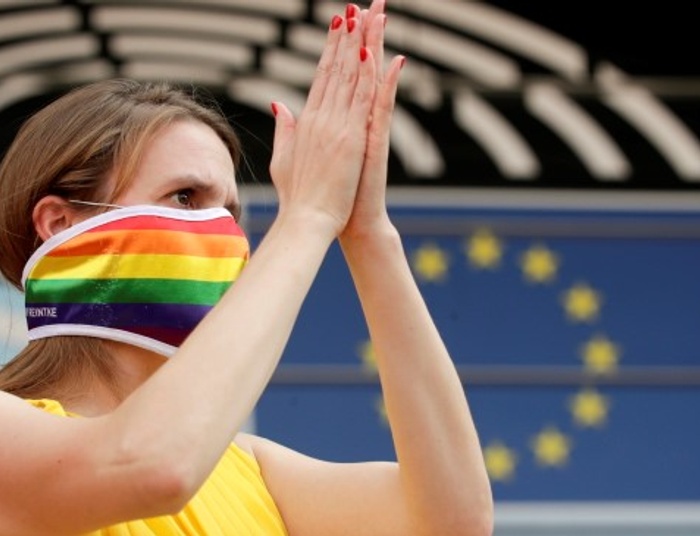 Szok! Rodzice osób LGBT+ są homofobami