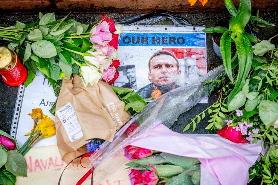 Współpracownik Nawalnego zaatakowany młotkiem. Fot. PAP/Utrecht Robin/ABACA