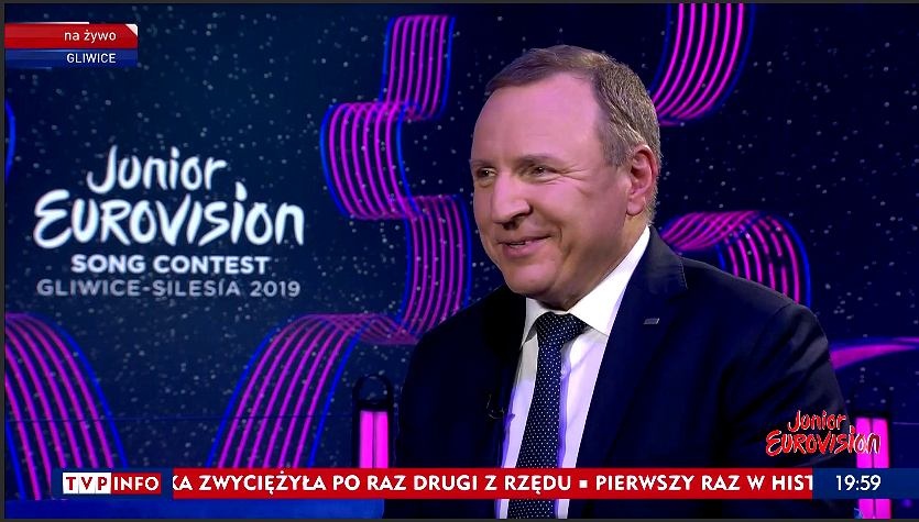Prezes TVP Jacek Kurski jest zadowolony z wyników oglądalności serwisów informacyjnych.
