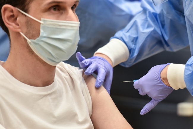 15 stycznia ruszają zapisy na szczepienia przeciwko COVID-19.
