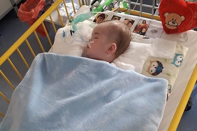 Szymonek w szpitalu przy Niekłańskiej, fot. Facebook/Szymonkuwalcz.Oficjalna strona