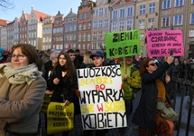 Uczestnicy XXI warszawskiej Manify. fot. PAP