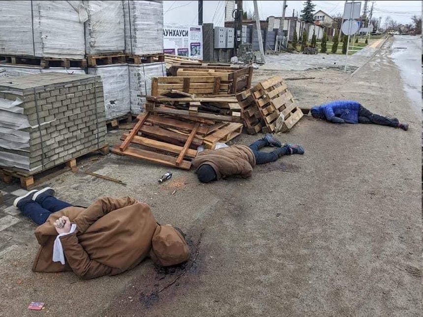 Ofiary na ulicy z Buczy, fot. Twitter/Mychajlo Podoljak