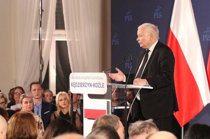 Jarosław Kaczyński podczas spotkania z mieszkańcami Kędzierzyna-Koźla. Źródło: PAP/Krzysztof Świderski