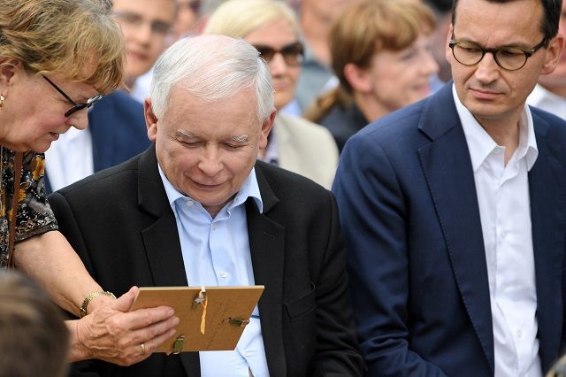 Mateusz Morawiecki i Jarosław Kaczyński wysoko w rankingu zaufania Onetu