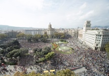 Katalońscy sepratyści w Barcelonie. Fot. PAP/EPA/Marta Perez