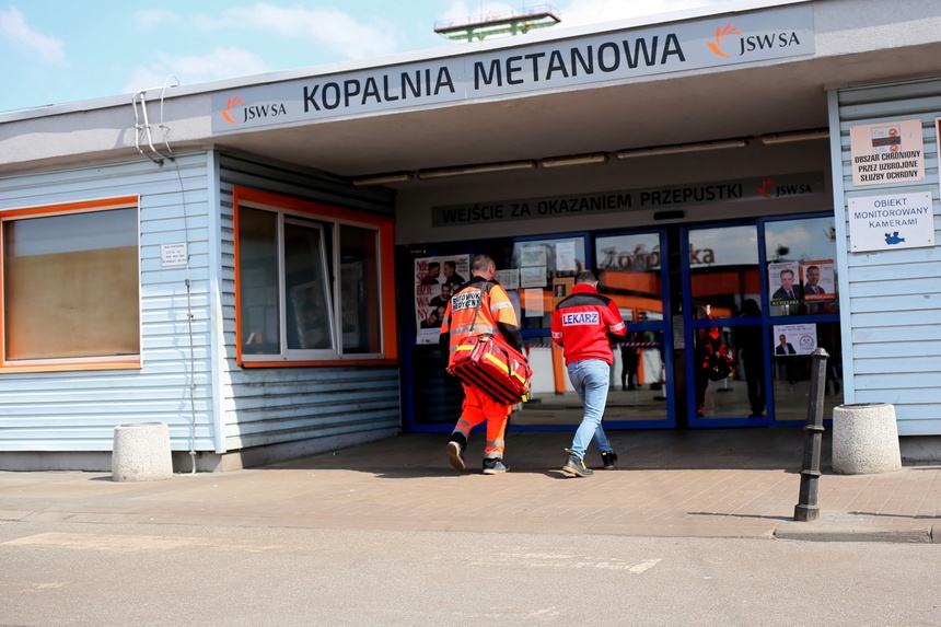 Akcja ratunkowa w kopalni "Zofiówka" w Jastrzębiu-Zdroju. Fot. PAP/Zbigniew Meissner