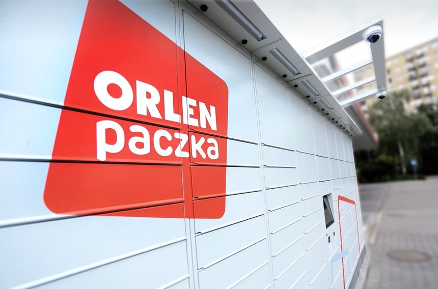 PKN ORLEN ulepsza usługę "Orlen Paczka". Akcję promocyjną wspiera Robert Kubica