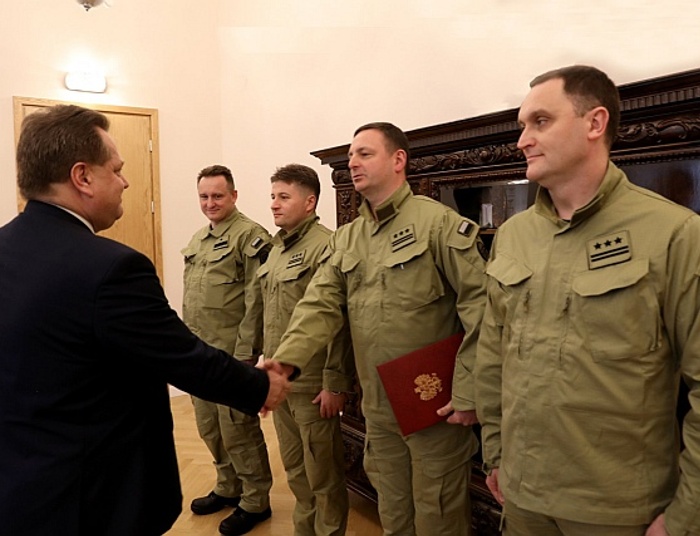 Brudziński mianował nowego szefa Służby Ochrony Państwa. W Warszawie znów kolizja auta SOP