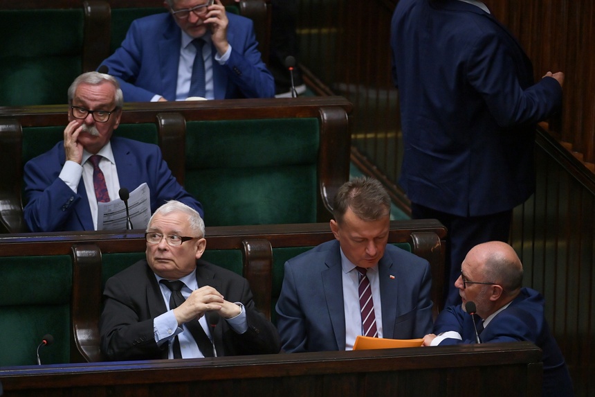 PiS prowadzi w sondażach, ale utrzymania władzy nie może być pewny Fot. PAP/Marcin Obara