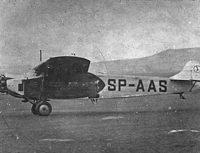 Nowe barwy LOT-u? Czyli malowanie trawy na zielono