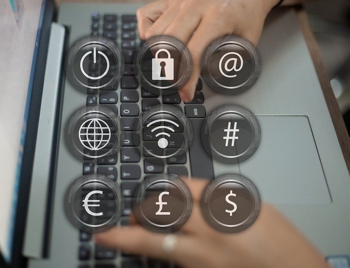 Groźne oprogramowanie rozsyłane w e-mailach. Kradnie hasła i pieniądze z konta