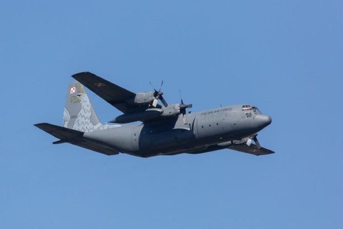 Samoloty transportowe C-130 Hercules będą ewakuować Polaków, fot. X/MON