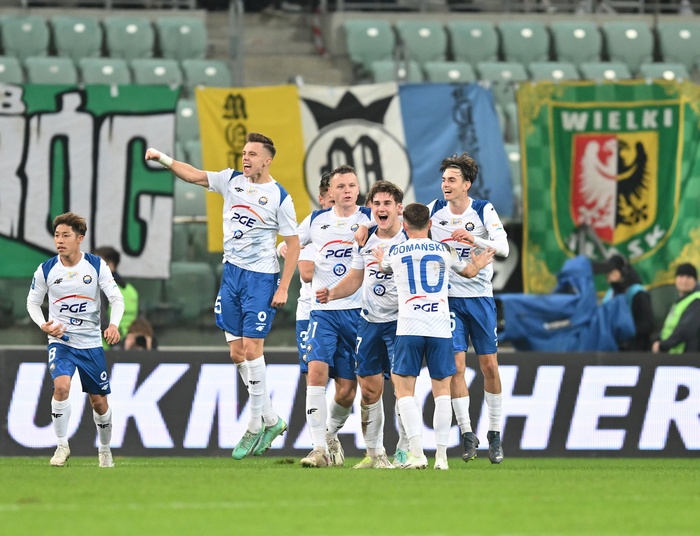 Śląsk dwoił się i troił, ale to Stal ma Szkurina. Białorusin idzie na króla strzelców