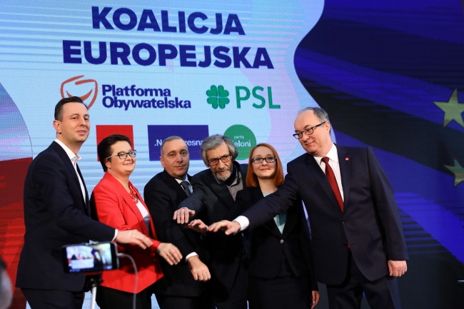 Od lewej: Władysław Kosiniak-Kamysz, Katarzyna Lubnauer, Grzegorz Schetyna, Marek Kossakowski, Małgorzata Tracz, Włodzimierz Czarzasty. Fot. PAP/Rafał Guz