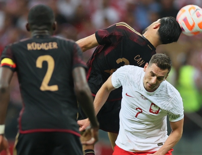 Po co nam napastnik, który przez 6 lat strzelił jedną bramkę?