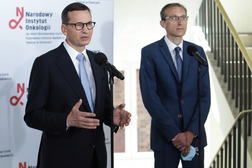 W poniedziałek podczas konferencji prasowej w Narodowym Instytucie Onkologii w Gliwicach premier Mateusz Morawiecki poinformował o przeznaczaniu coraz większej ilości środków na onkologię. (fot. PAP)