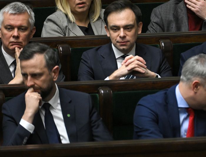 Sejmowa walka o e-papierosy. Miliardy i kontrowersyjna poprawka