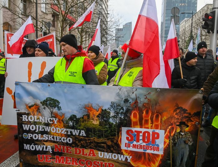 Rolnicy protestują przeciwko unijnym pomysłom. Niebezpieczna umowa w tle