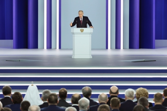 Doroczne orędzie Władimira Putina, fot. PAP/EPA/SERGEY SAVASTYANOV/SPUTNIK/KREMLIN POOL