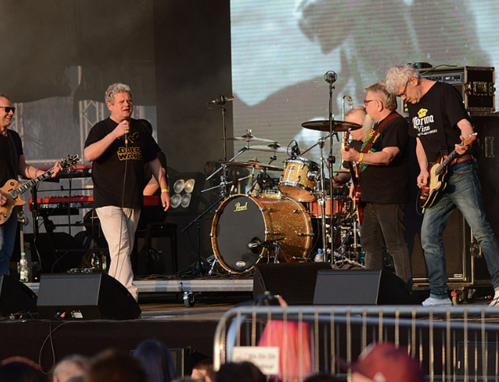 Kult ucina temat sfingowanych zgonów. Wiadomo, co z koncertami