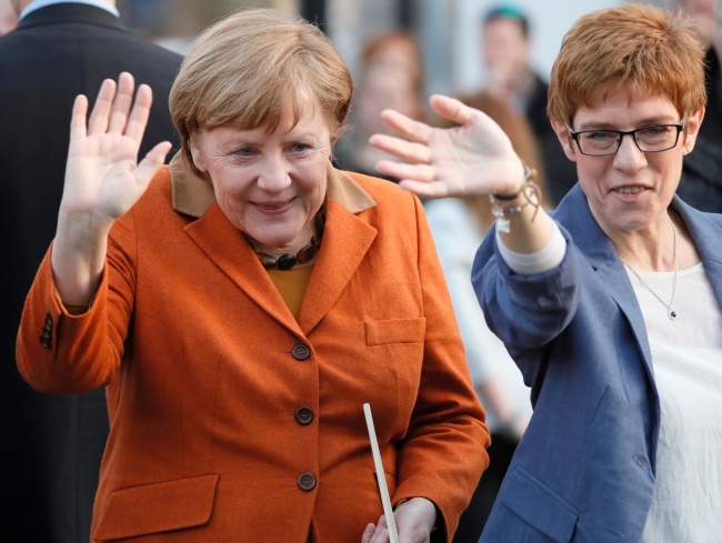 Niemieccy politycy apelują do rządu, by zrezygnował z Nord Stream 2. Fot. PAP/EPA
