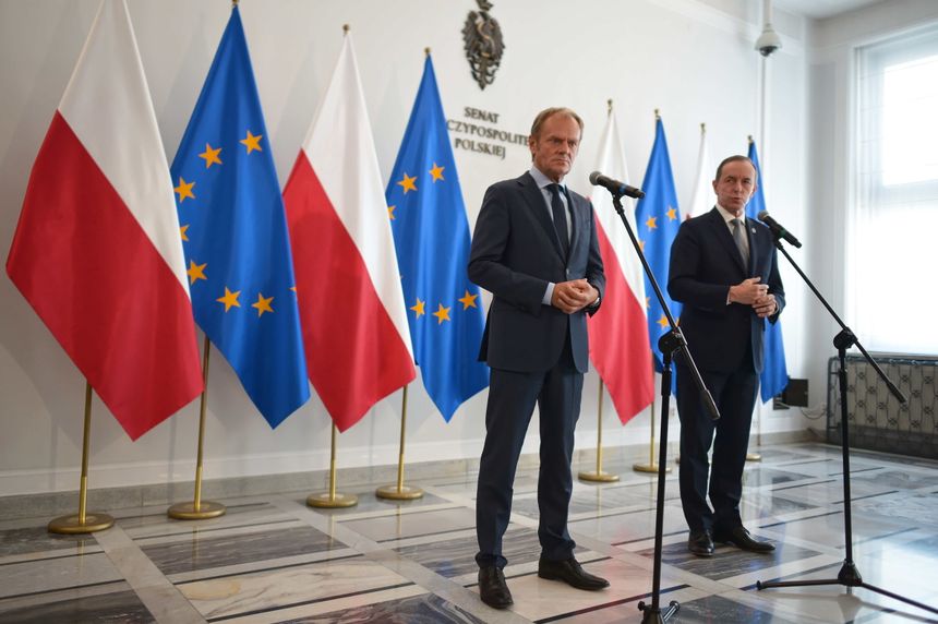 Donald Tusk nie próżnuje, dziś w Sejmie zorganizował konferencję z marszałkiem Senatu, Tomaszem Grodzkim, Fot. PAP/Marcin Obara