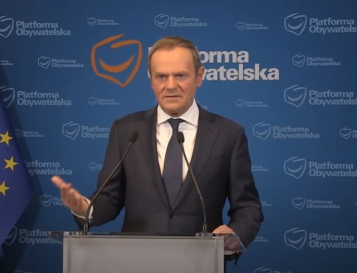 Tusk będzie się sądził z TVP. Żąda usunięcia filmu "Nasz człowiek w Warszawie"