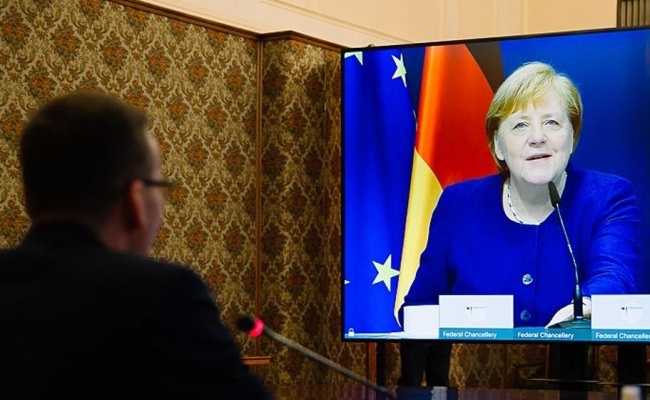 Wideokonferencja premiera Mateusza Morawieckiego z kanclerz Niemiec Angelą Merkel, fot. KPRM