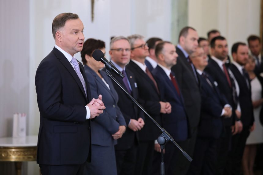 Andrzej Duda podczas uroczystości zaprzysiężenia nowych ministrów. Fot. PAP/Leszek Szymański