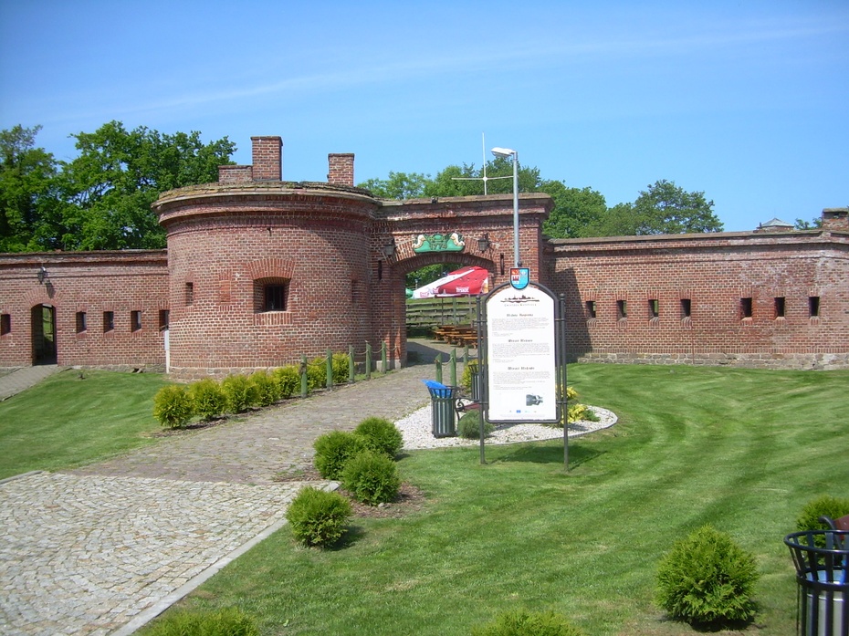 Fort z okresu wojen napoleońskich - siedziba kołobrzeskiego Klubu Morskiego "Josef Conrad" (zdj. 2013 r.).