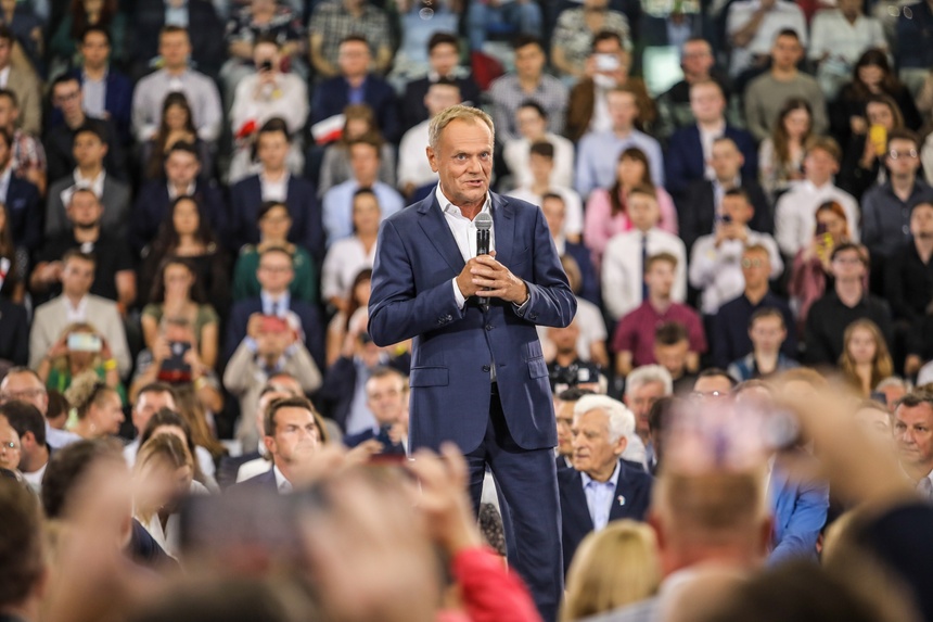 Lider PO Donald Tusk przemawiał w Radomiu podczas konwencji partii. Źródło: PAP/Adam Kumorowicz