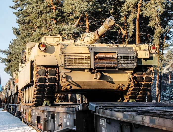 Pancerna pięść dla Polski oraz inne rozważania